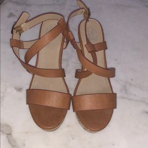 Nude Wedges